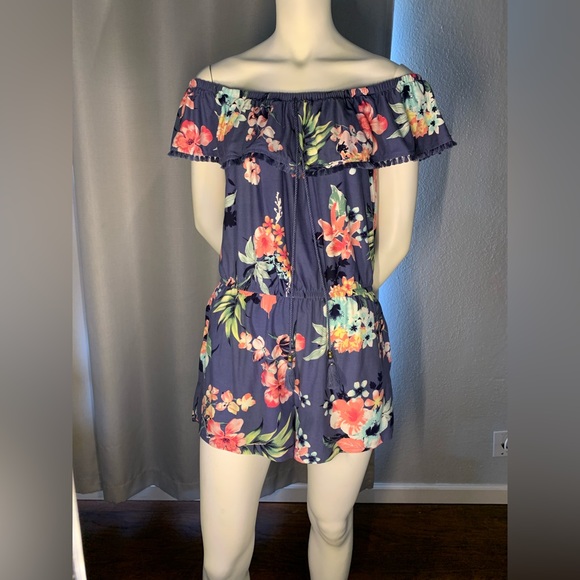 Floral short jumpsuit with tags - Picture 1 of 2